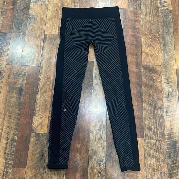 Ivivva leggings 14 (4000) - Picture 3 of 6